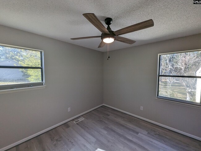 Building Photo - 404 Fox Squirrel Rd