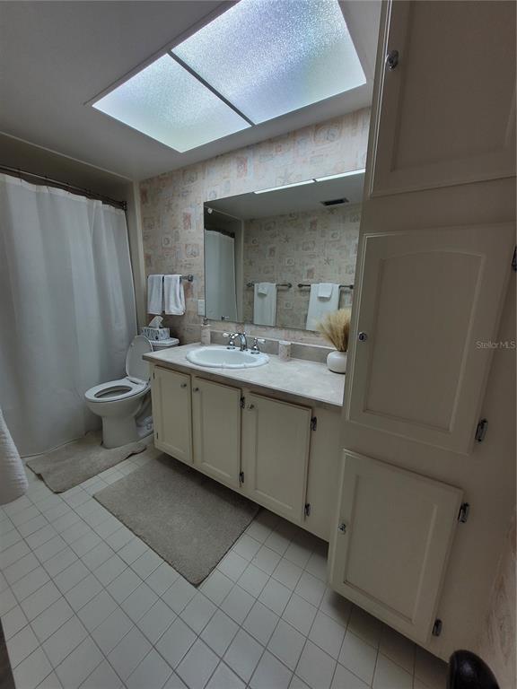 Building Photo - 4900 Brittany Dr S