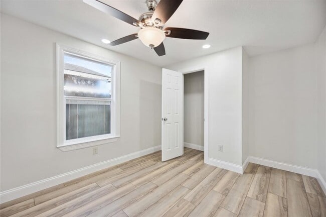 Building Photo - 220 Armstrong St