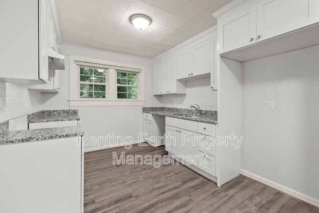 Building Photo - 306 83rd St S