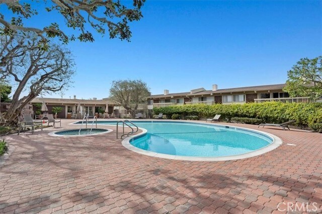 Building Photo - 6542 Ocean Crest Dr