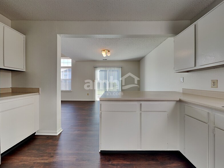 Building Photo - 4323 Autumn Crest Ct