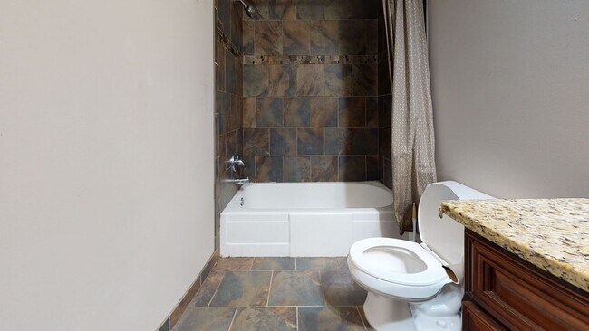 Building Photo - Affordable 4 Bedroom House - Close to U of...