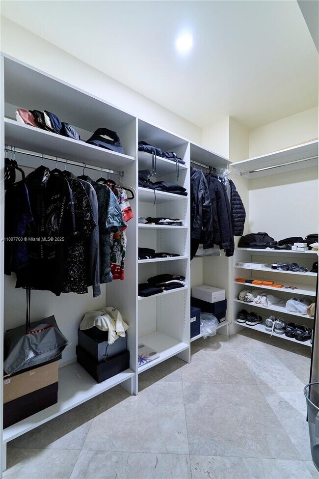 Building Photo - 3101 S Ocean Dr