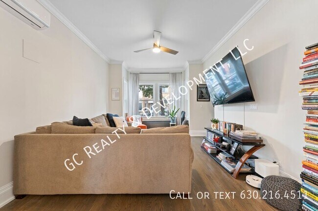 Building Photo - 1649 N Richmond St