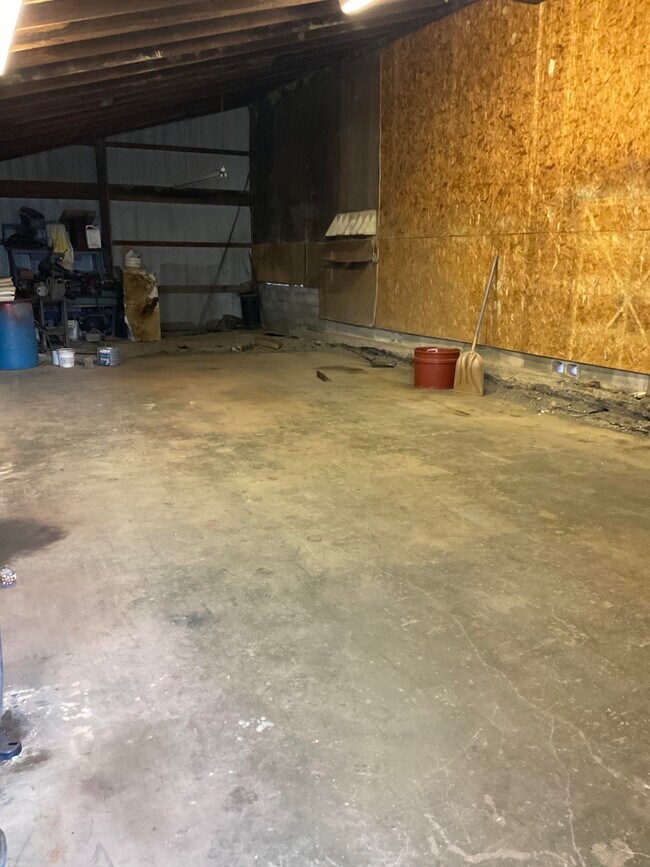 Building Photo - 205 N Ware Chappel Rd