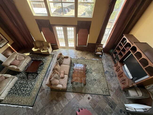 Building Photo - 7575 Kirby Dr