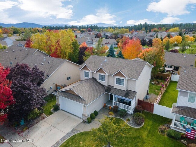 Building Photo - Spacious 5-Bedroom Coeur d'Alene Place Home with Theater Room