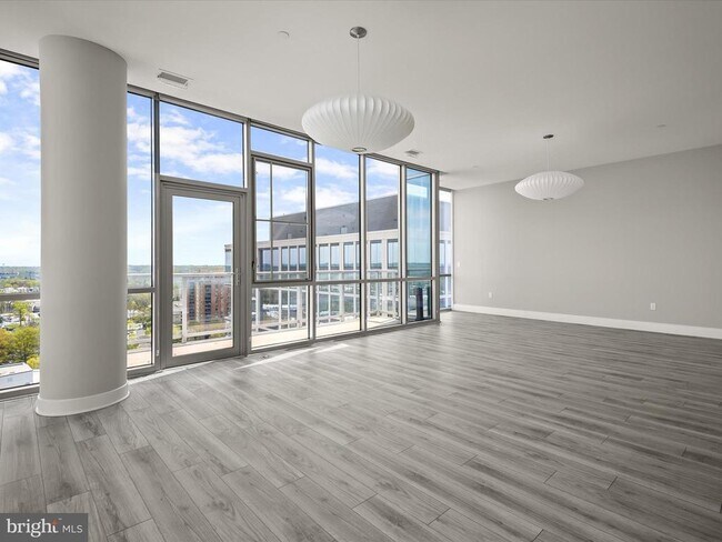 Building Photo - 930 Rose Ave