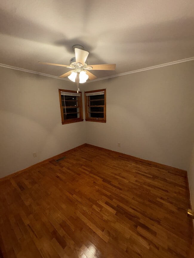 Building Photo - 426 Evergreen St