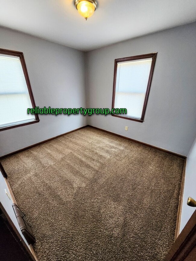Building Photo - New Listing - Fort Wayne
