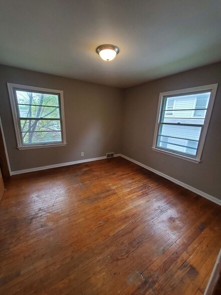 Building Photo - 3433 N 76th St