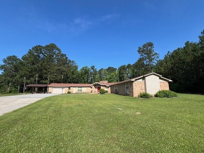 Building Photo - 3 Bedroom, 3 Bath Home in Dearing