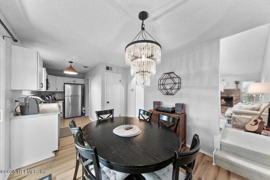 Building Photo - 7714 Greenwich Ct W