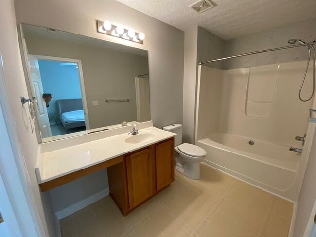 Building Photo - 677 Kenridge Dr