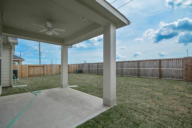 Building Photo - 2414 Argos Dr