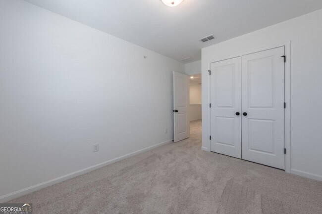 Building Photo - 5542 Highland St