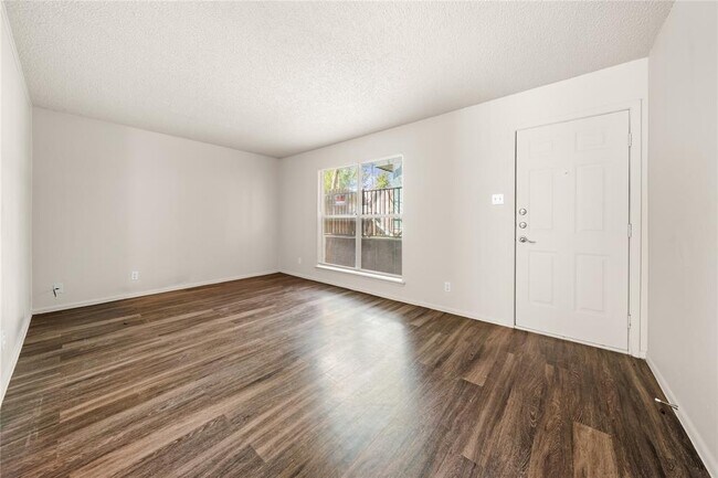 Building Photo - 2314 Greenfield Pkwy