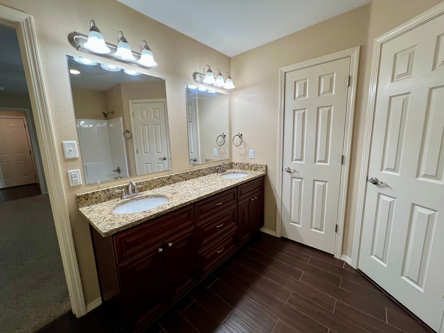 Building Photo - 511 Ridge Point Dr