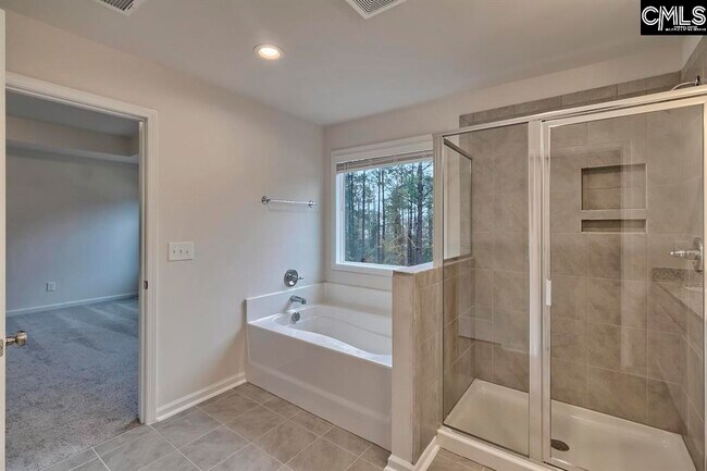 Building Photo - 917 Woodcreek Farms Rd