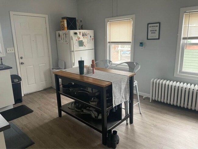 Building Photo - 60 William St