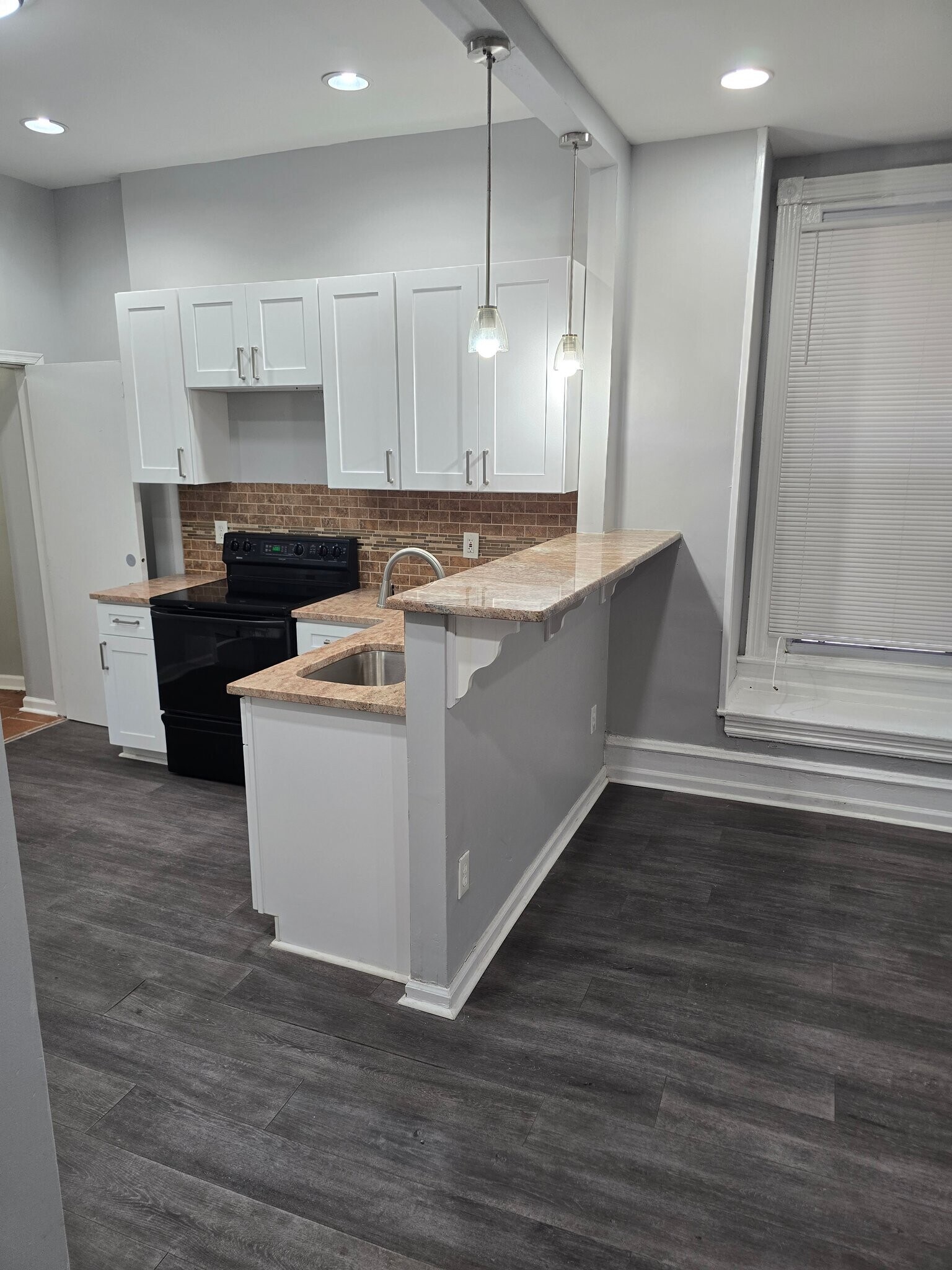 Building Photo - 342 N 52nd St
