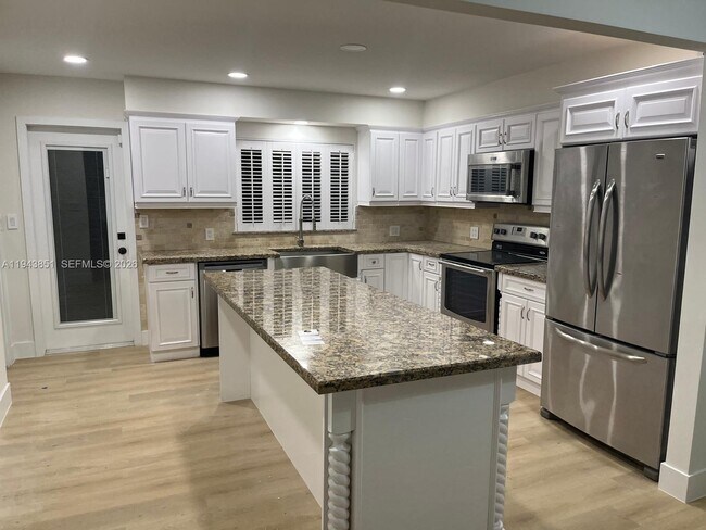 Building Photo - 6330 SW 34th St