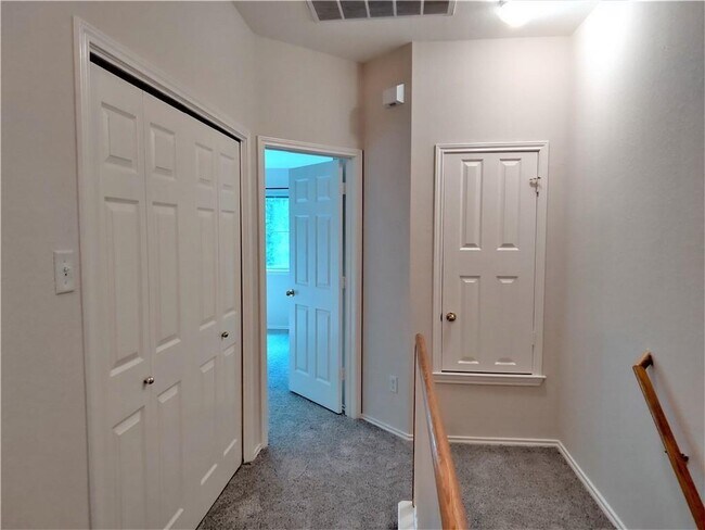 Building Photo - 1481 E Old Settlers Blvd