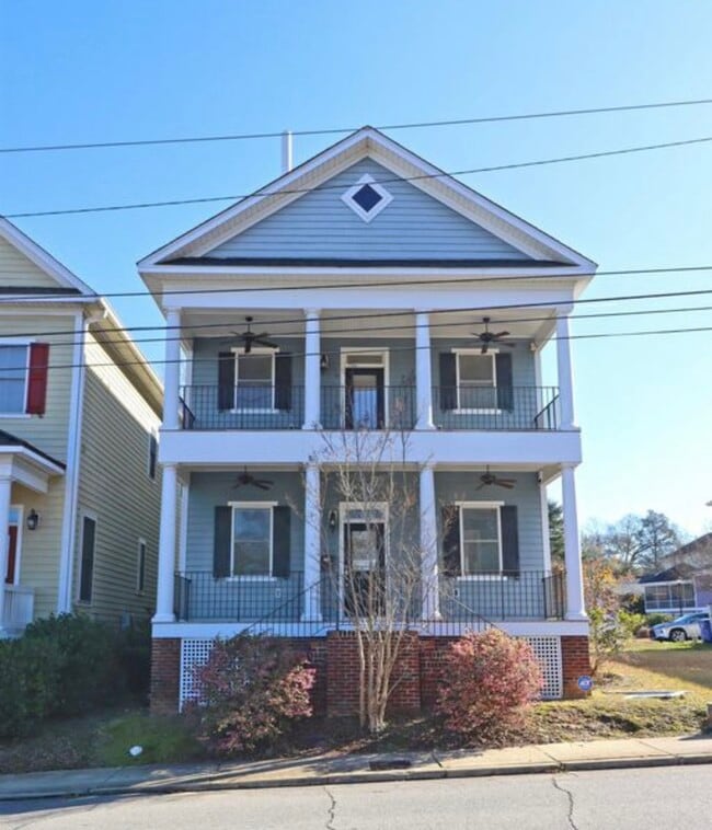 Building Photo - 1008 Woodrow St