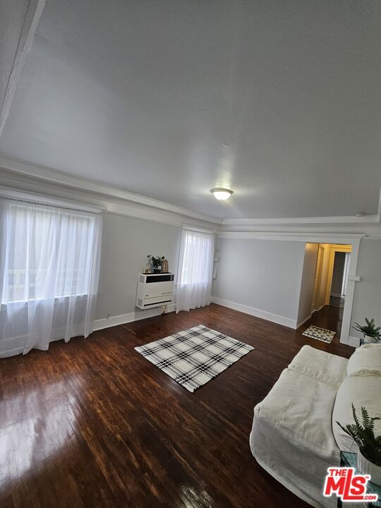 Building Photo - 2932 1/2 Normandie Ave