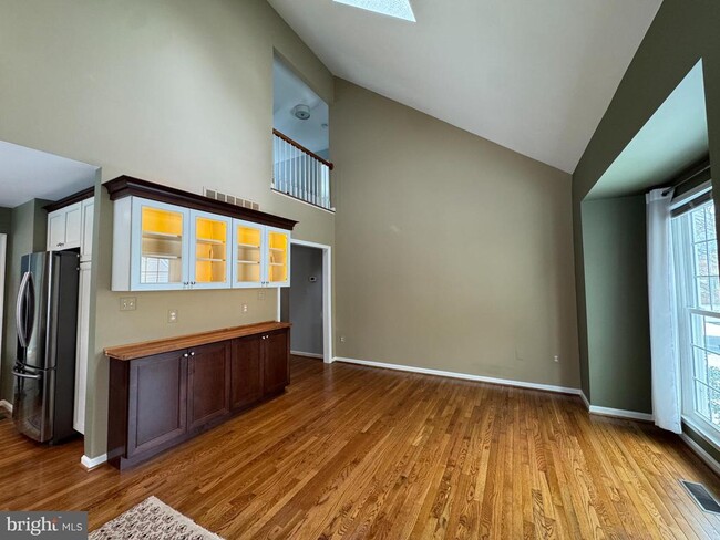 Building Photo - 15 Linden Hill Way SW