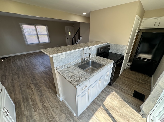 Building Photo - 4054 Larkspur Dr