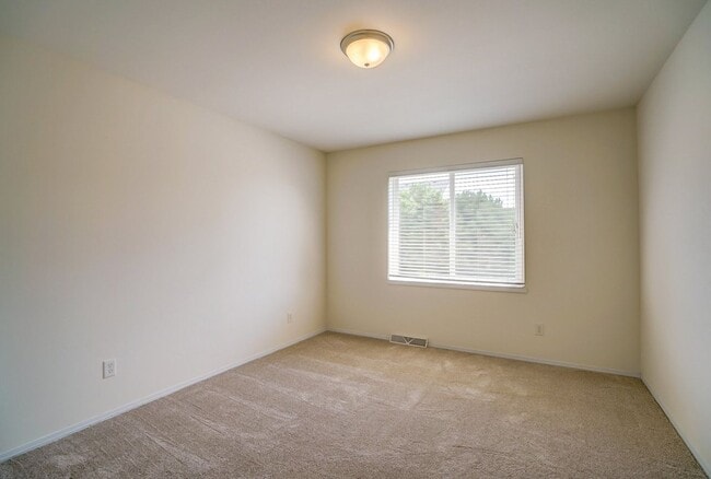 Building Photo - 1237 Jasmine Dr