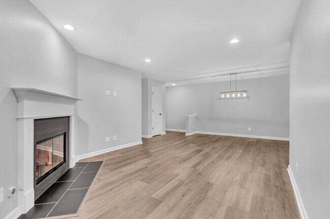 Building Photo - 1006 Canyon Point Cir