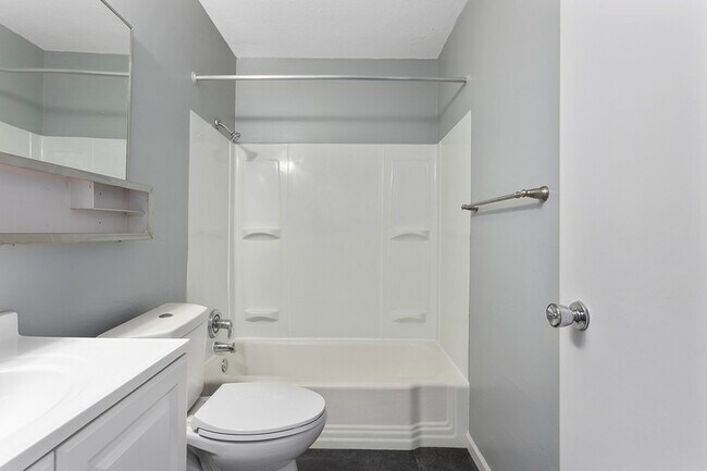 Building Photo - 421 W 87 Pl