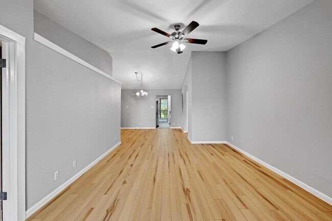 Building Photo - 1601 Faro Dr