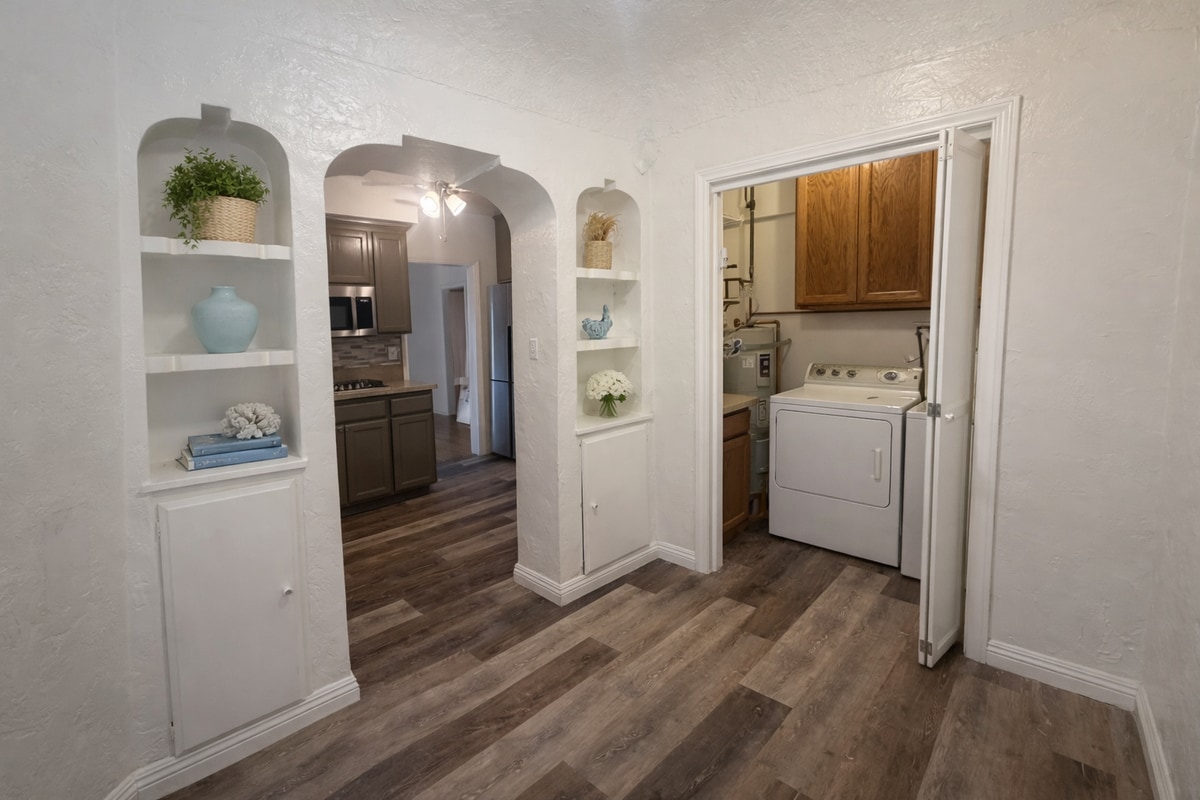 Building Photo - 160 Santa Ana Ave