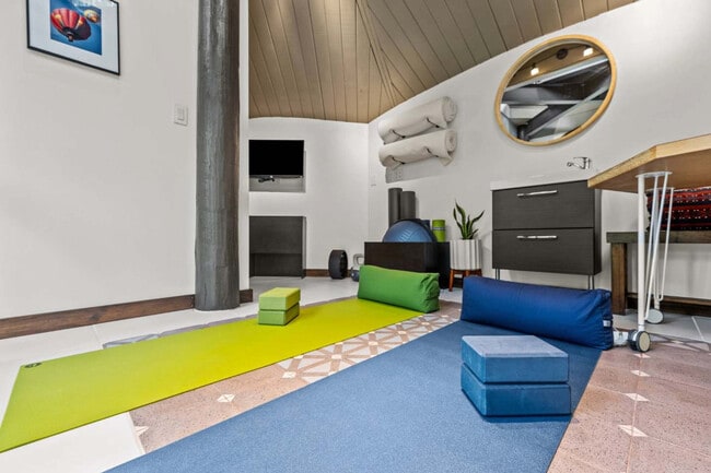 Building Photo - 1816 Bear Spgs Wy