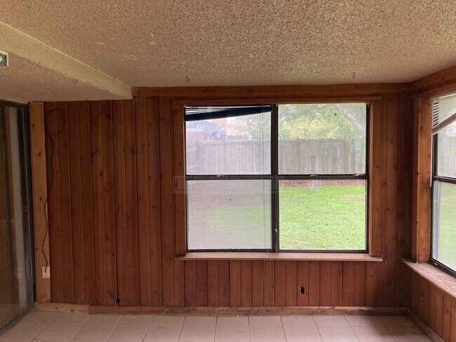 Building Photo - 1805 Galaxy Dr