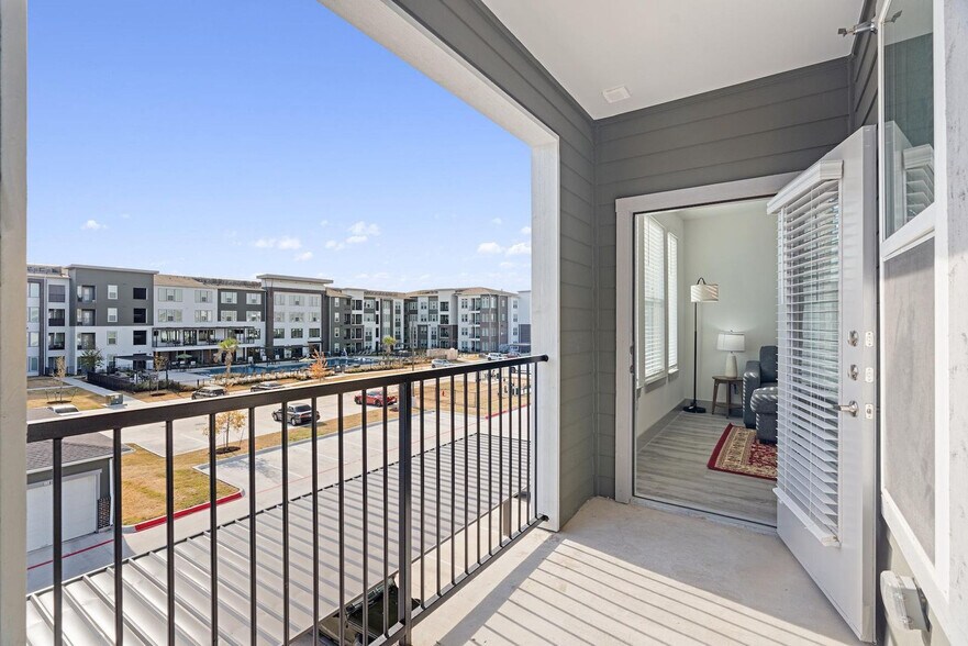 Building Photo - 12100 1/2 Ferrystone Glen Drive-SI ID1343248P