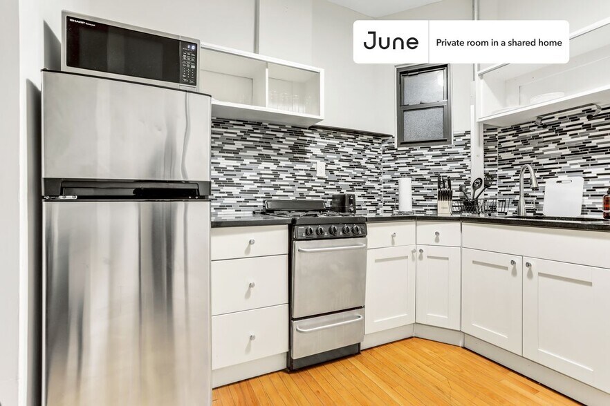 Building Photo - Room in Shared 2 bed/1 bath home