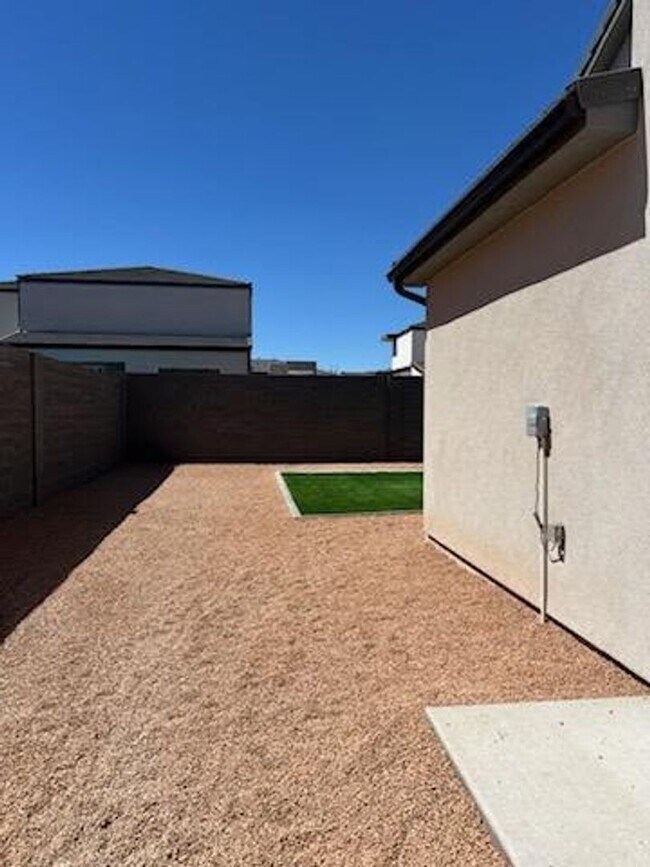 Building Photo - 1624 Cedar Mesa Dr