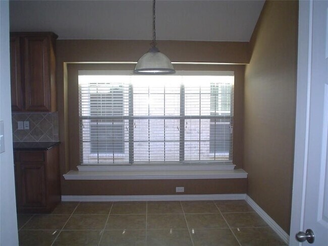 Building Photo - 7064 Bethlehem Dr