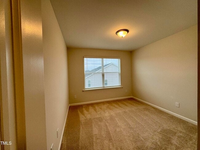 Building Photo - 209 Hickory Plns Rd