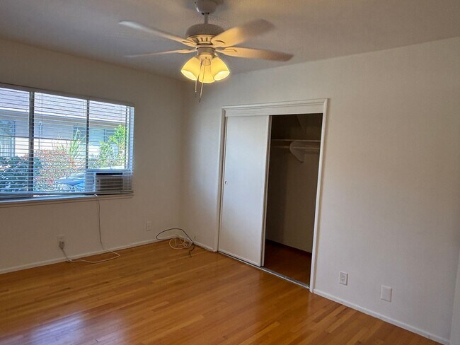 Building Photo - 215 S Baldwin Ave