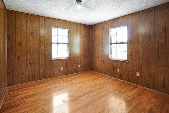 Building Photo - 22855 E Martin Dr