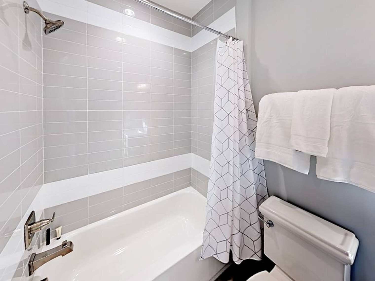 Building Photo - 2125 8th Ave S