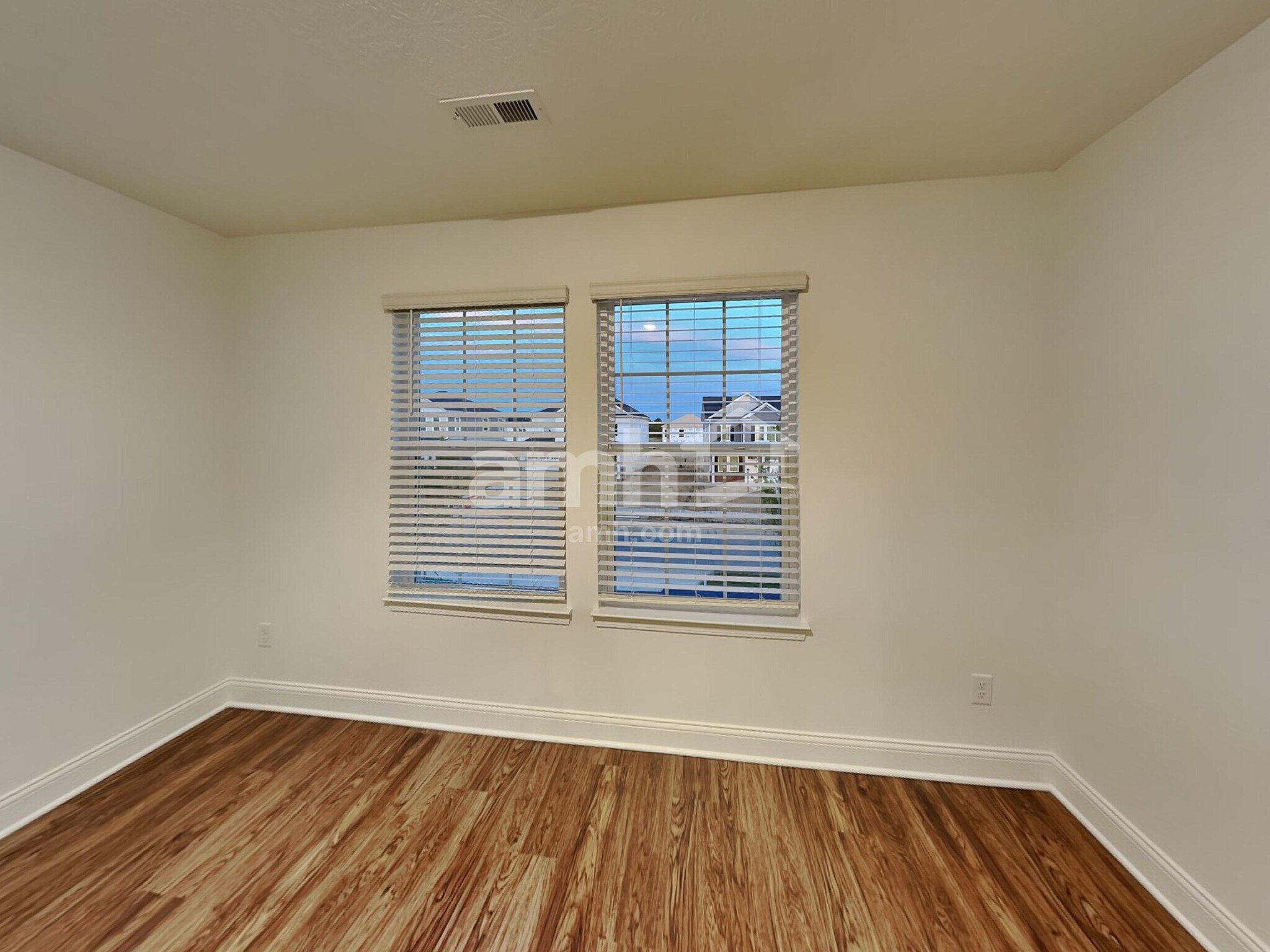 Building Photo - 1044 Castor Dr