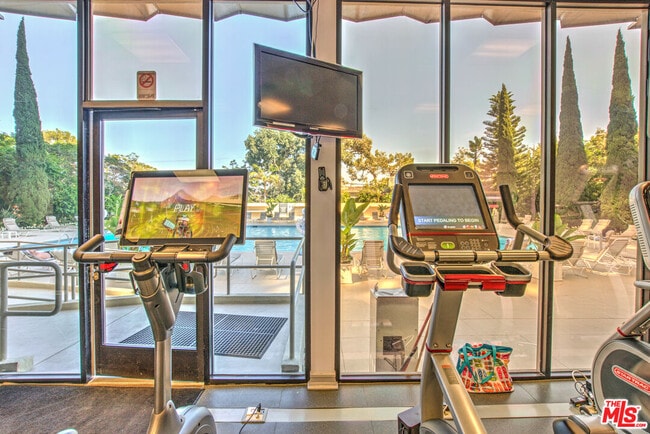 Building Photo - 2160 Century Park E