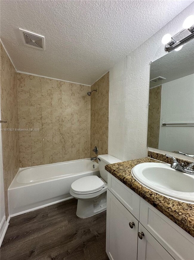 Building Photo - 1400 NE 56th St